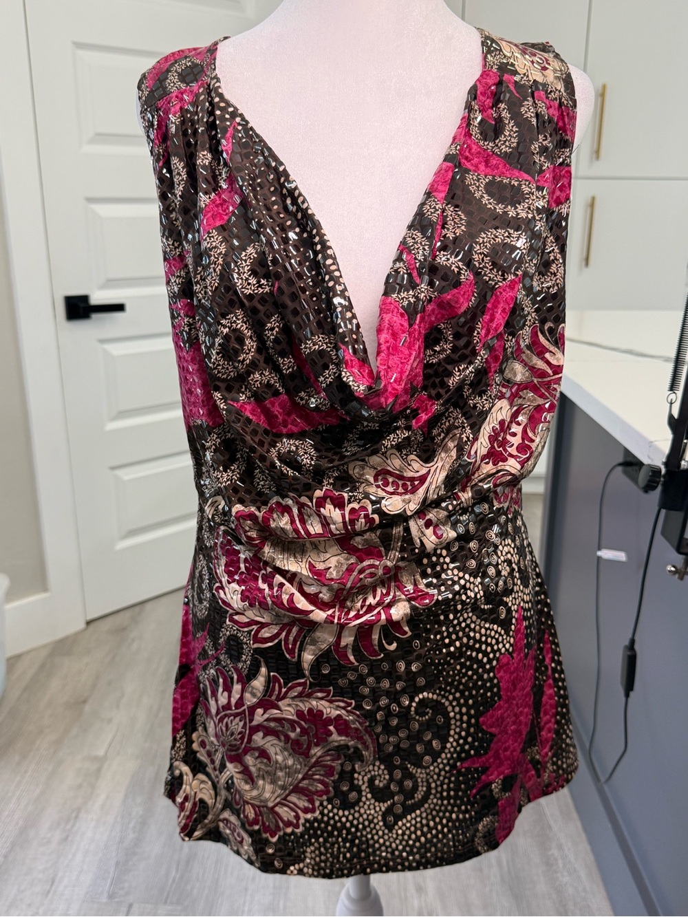 Body Central Women's Top Cowl Neck Low Back Halter Tie Magenta Brown Blouse M